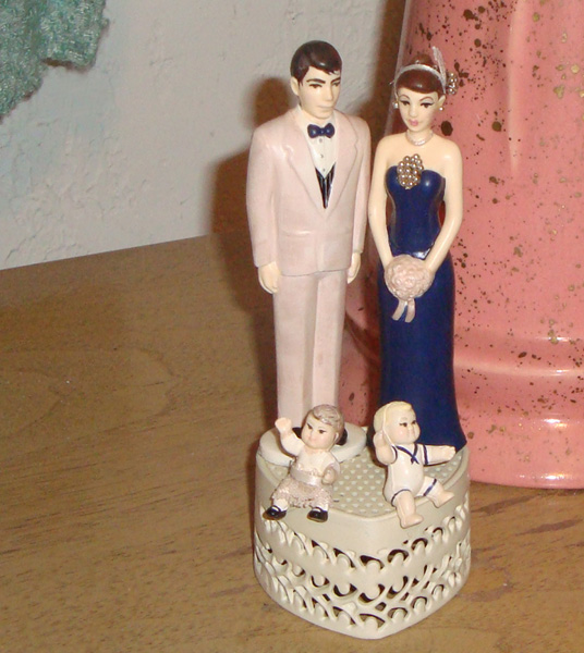 Retro 1920s Topper with Kids